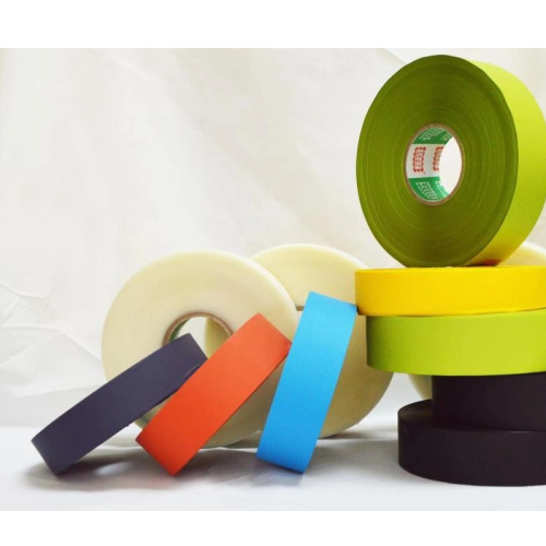 Waterproof zipper sealing tape with slight elasticity