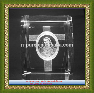 Jesus engraved crystal cube,Laser Engraved Religious Crystal Cross Block