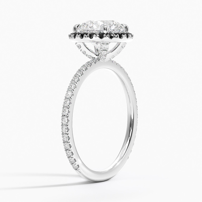 แหวนรัศมีทอง 18K สุดหรู ประดับเพชรแล็บ