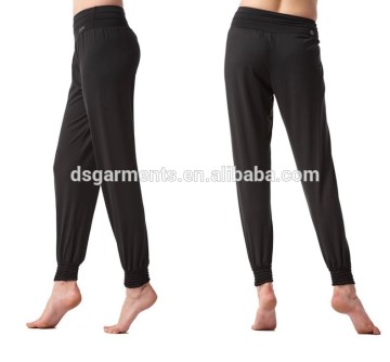 2016 Wholesale ladies polyester /spandex gym pants / yoga pants
