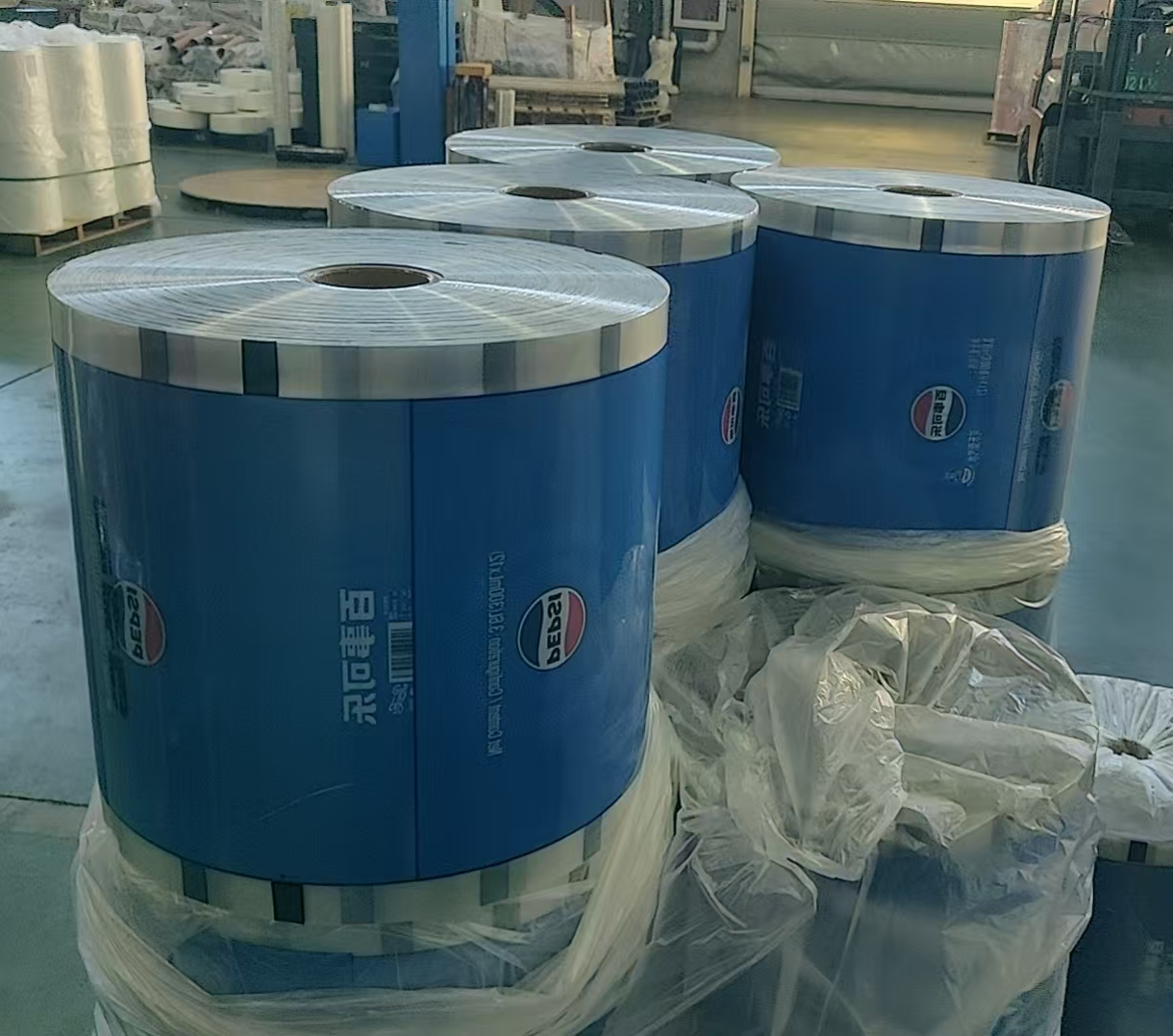 China Manufacturer LDPE Thermo Shrink Wrap Roll for Packaging Plastic Water Bottles Soft Material PE for Soft Hardness Wrapping6