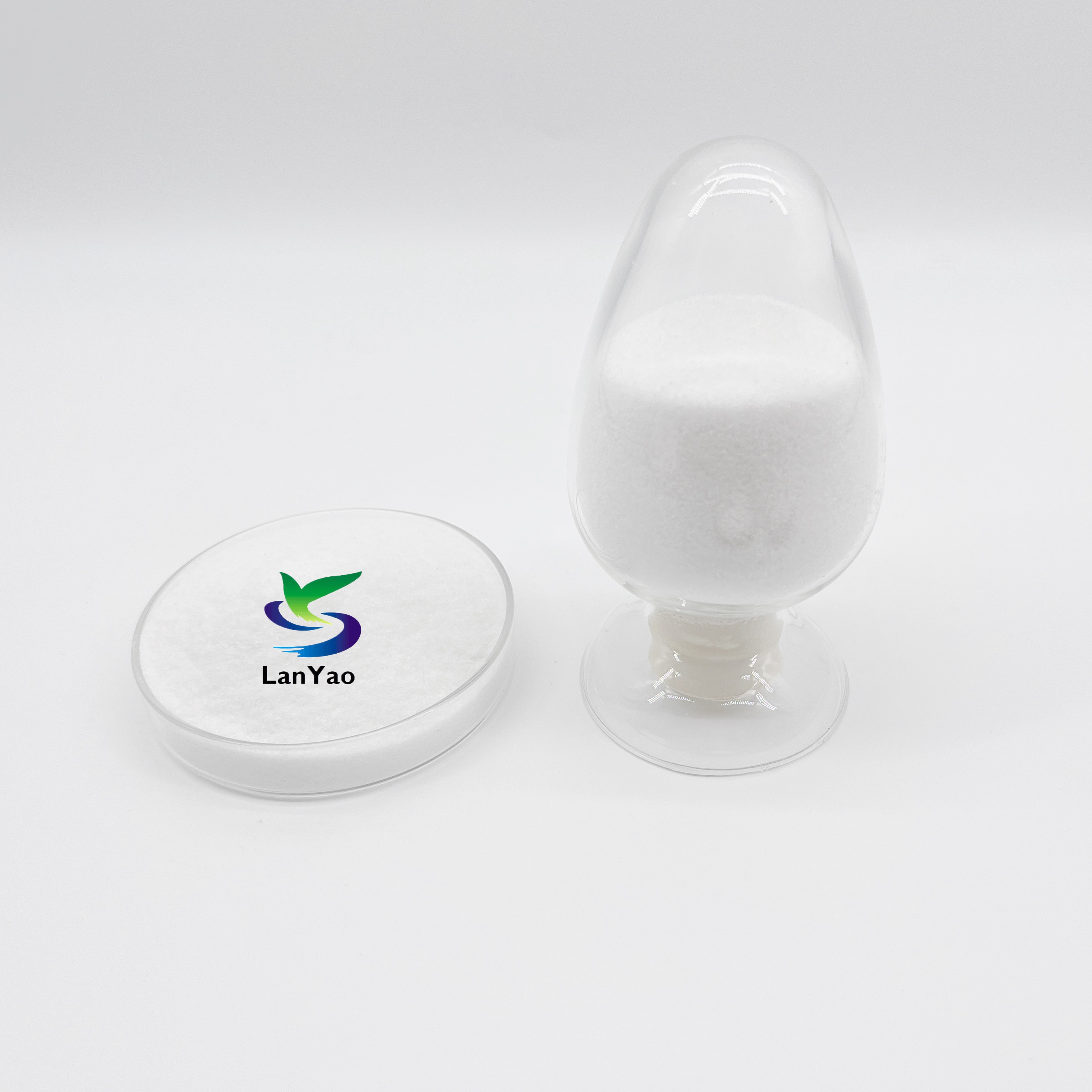 Hochwirksames Polyacrylamid mit Wasseraufbereitung