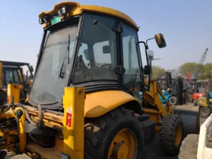 Used Old model JCB 3CX Backhoe Loader
