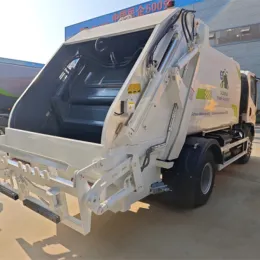 Efficient 4x2 6m³ Chufei Brand Garbage Compaction Truck
