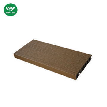 Placa de borda coextrudada durável para aplicações em telhados