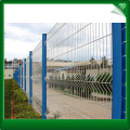 Square post peach shaped fencing panel