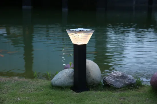 Warm white solar LED garden light