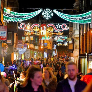 Outdoor Christmas Street Lights: Decorations and Ideas