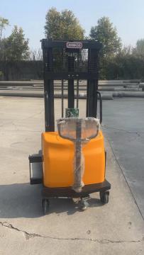 Micro electric lift truck