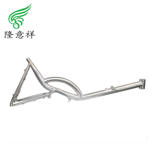 三輪車のフレームを逆向きにします