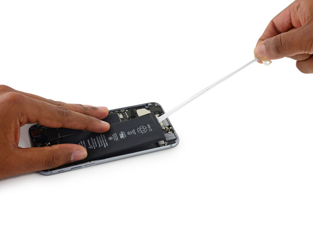 Iphone battery replacing step 5