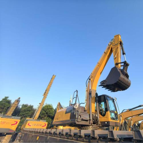 Надзейны патрыманы экскаватар-амфібія XE215S