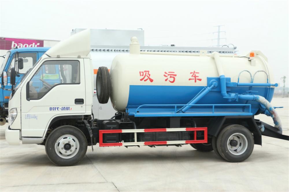 شاحنة فراغ المرحاض الجديدة رخيصة FOTON 4000litres