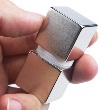 High-Performance N52 Neodymium Cube Magnet - Customized Size from Factory