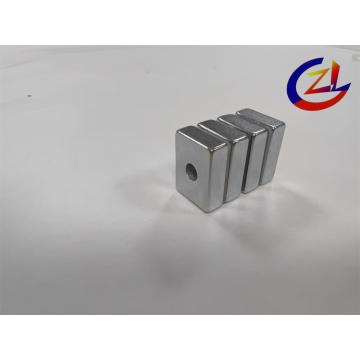 Magnet neodymium kekal dengan lubang countersink