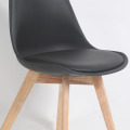 Sedia imbottita Oslo Roxy in stile Eames