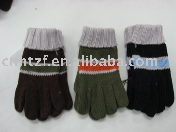 boy's knitted gloves