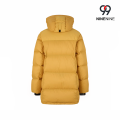 Parka de inverno com capuz de comprimento médio
