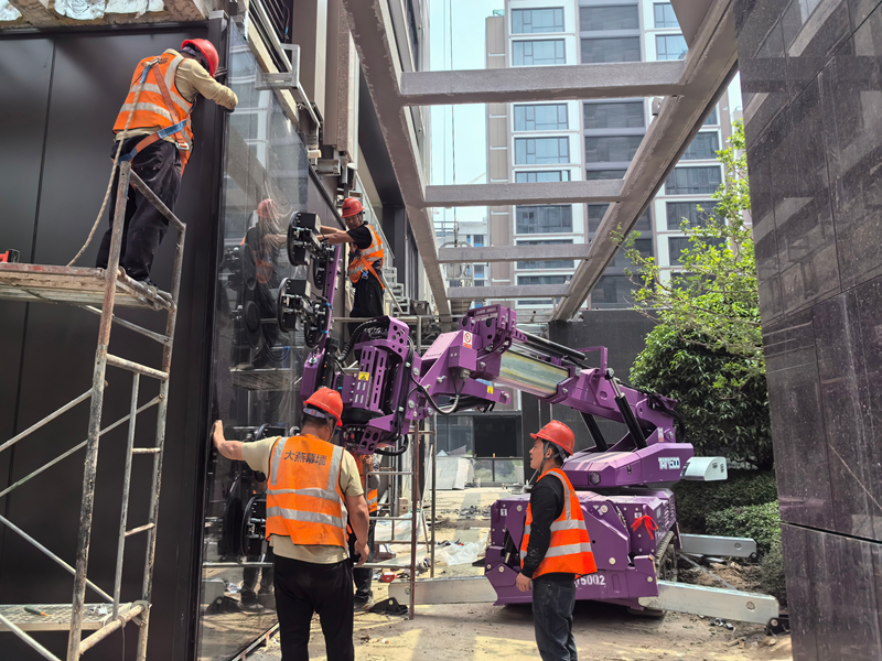 Track Glazing Robot (3)