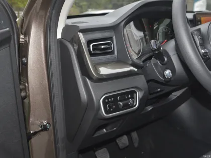 China Made Pickup Truck 2023: 2.0T Manual Gasoline/Diesel 2WD Elite Model