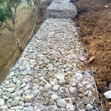 Electro-galvanized/PVC-coated Gabion Boxes, Simple Installation, SGS-certified