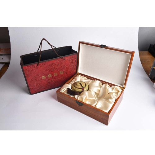 Custom Wooden Gift Wine Box