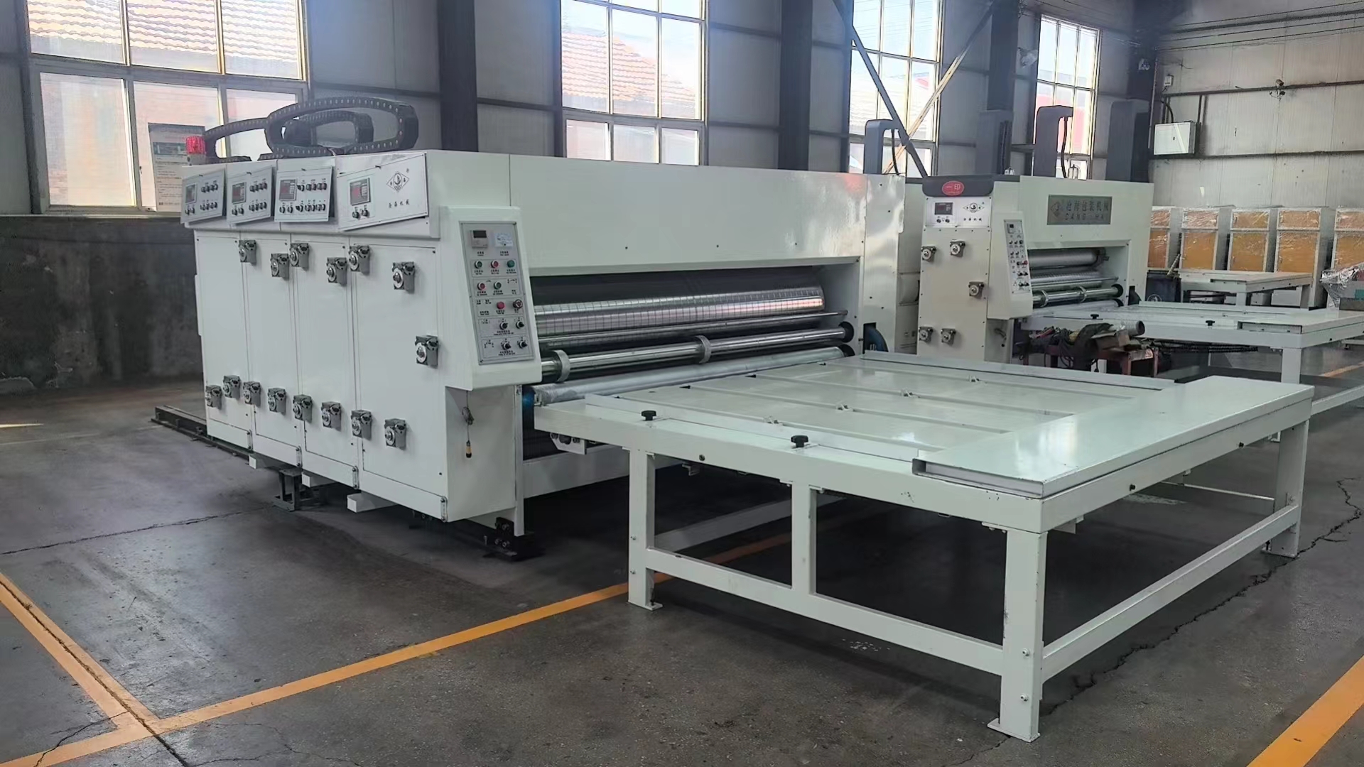 Chain feeder printer slotter machine for carton