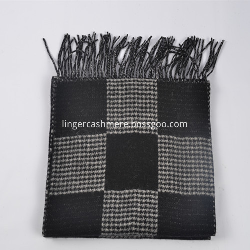 Men Plaid Fringed Shawl