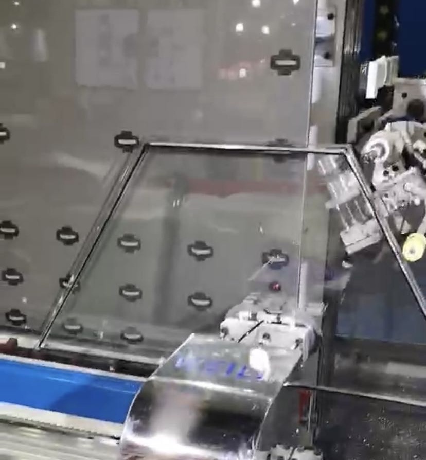 Insulating Glass Sealing Robot for Arc Shape