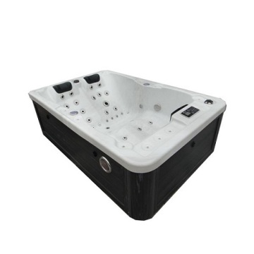 Freestanding Traditional Luxury Acrylic Hot Tub