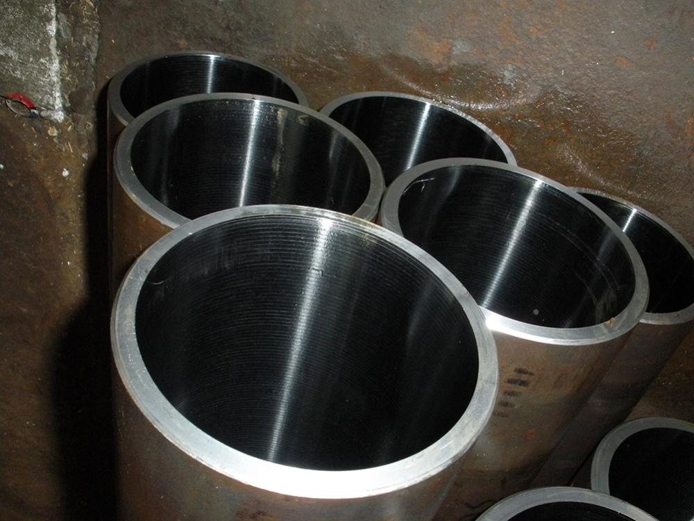 AISI 1020 Ống thép mài mòn liền mạch