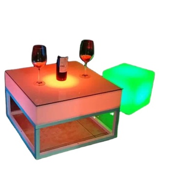 Mesa de barra de ratán recargable portátil con refrigerador para acampar
