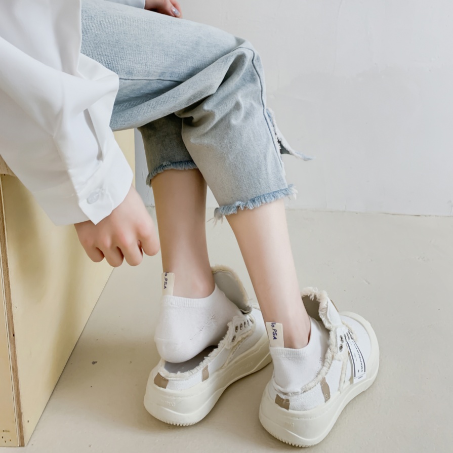 Kamusta nakangiting mukha ng tigre boat medyas