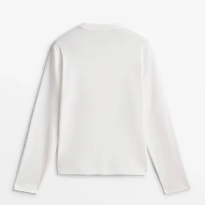 Women's casual and comfortable skin friendly base long sleeved T-shirt