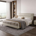 Cama estofada luxuosa com design moderno