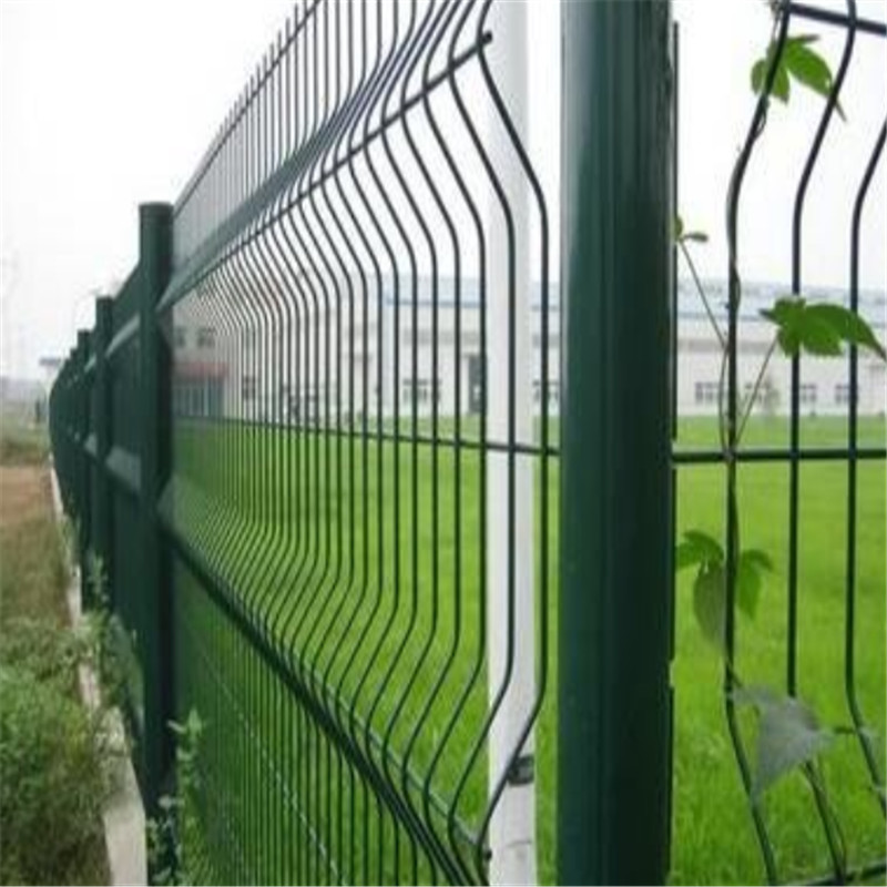 curved welded wire mesh fence