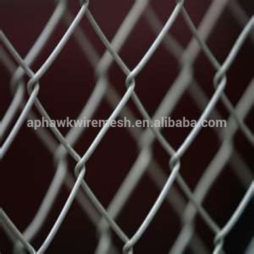 China factory manufacture diamond shape wire mesh fence