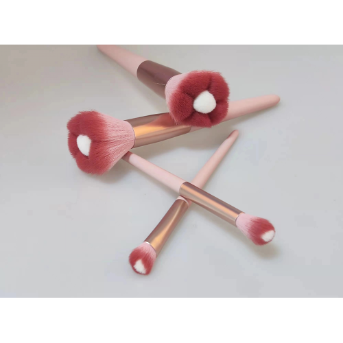2022 Dizajn i ri i hollë i hollë i hollë i furçave të përbërjes së vogël Daisy Set 4 copë furça rozë OEM