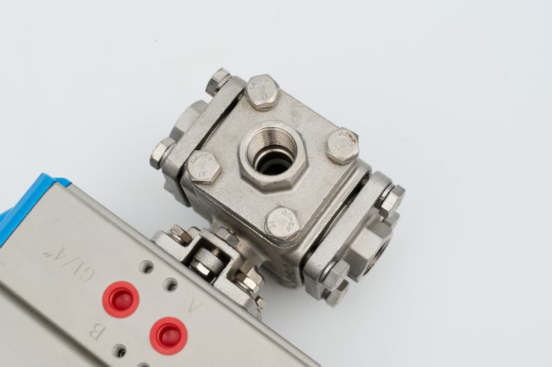 Double L-Port Directional Control Valve