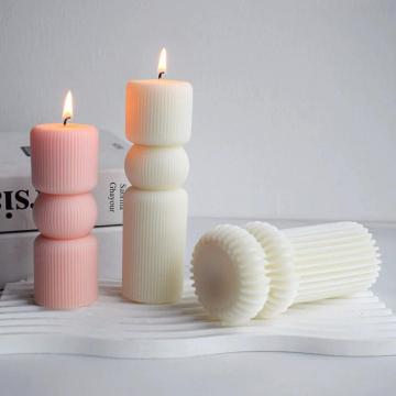 Nến có khuôn đầy màu sắc thủ công để chiếu sáng