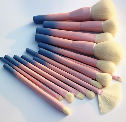 gradient makeup brush