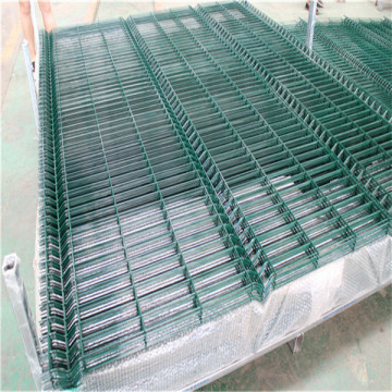 Recinzione in rete metallica piegata rivestita in PVC