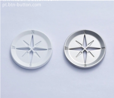 Metal buttons