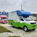 Food Truck compacto com mais de 100 variedades de comida de rua