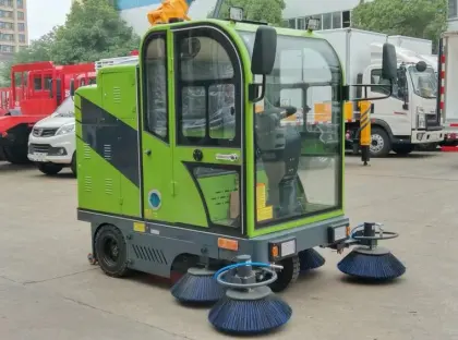 fully enclosed road sweeper