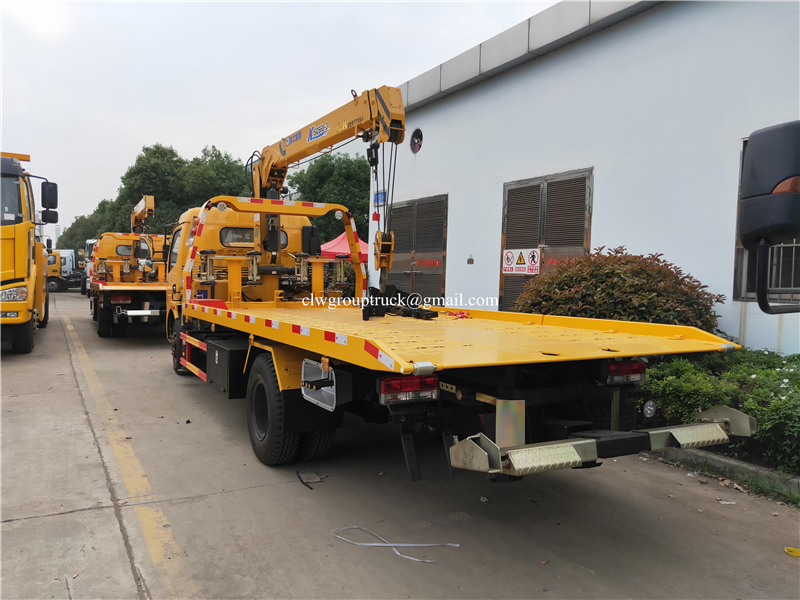 Lorry Mounted Crane 4