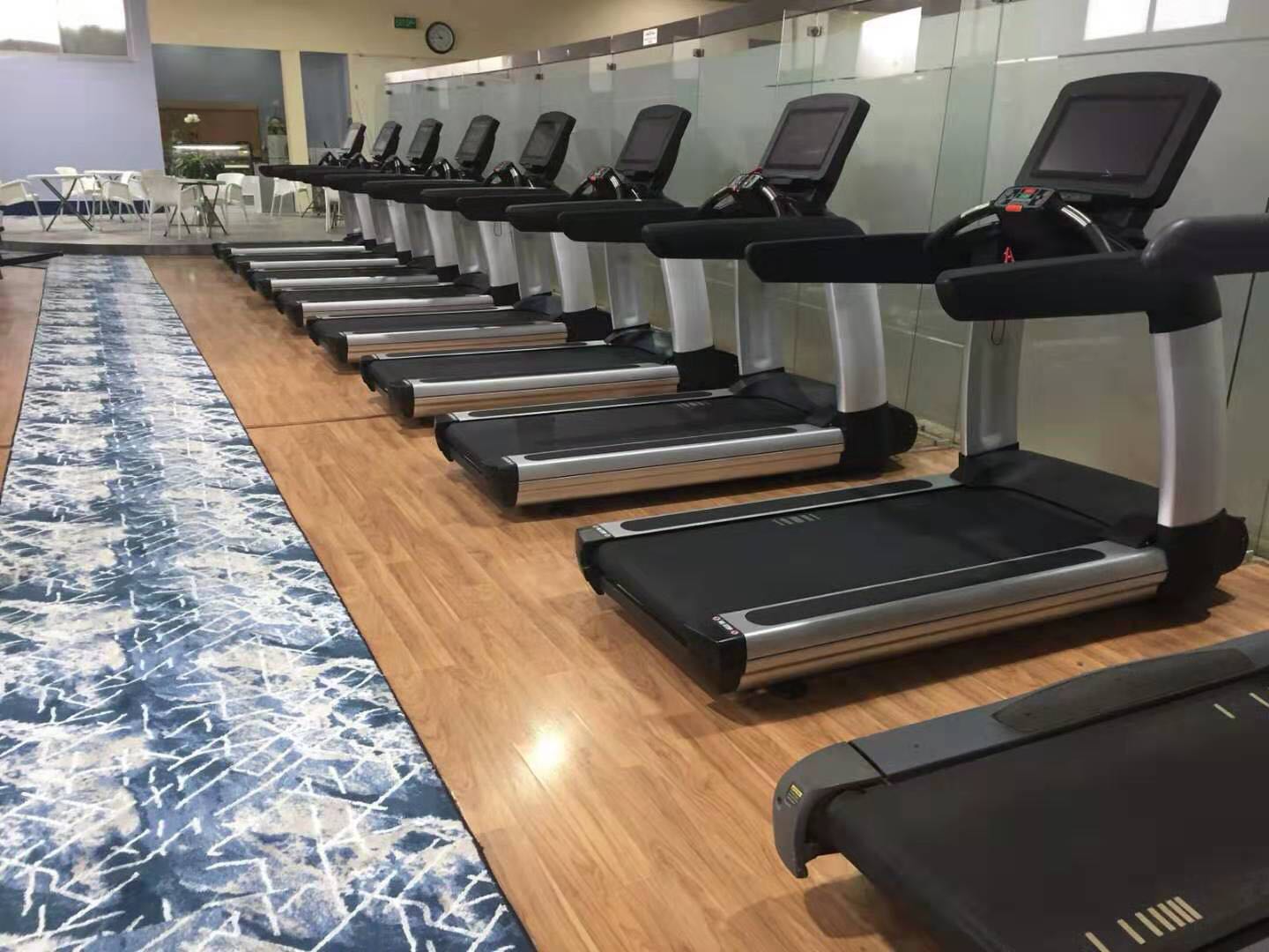 Heavy duty commercial treadmills