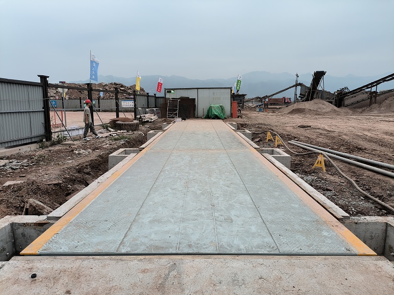 Hengbiao Technology's shallow foundation pit truck scale landing sand and gravel factory solves the problems of heavy load measurement and site turnover