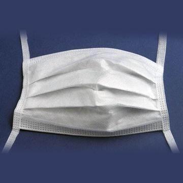 Optically clear surgical mask, attached anti-fog, distortion-free face shield