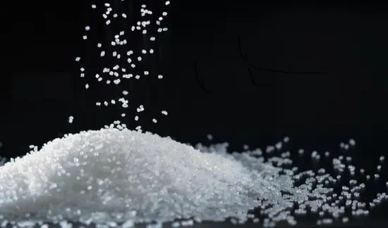 Bright nylon 6 particles